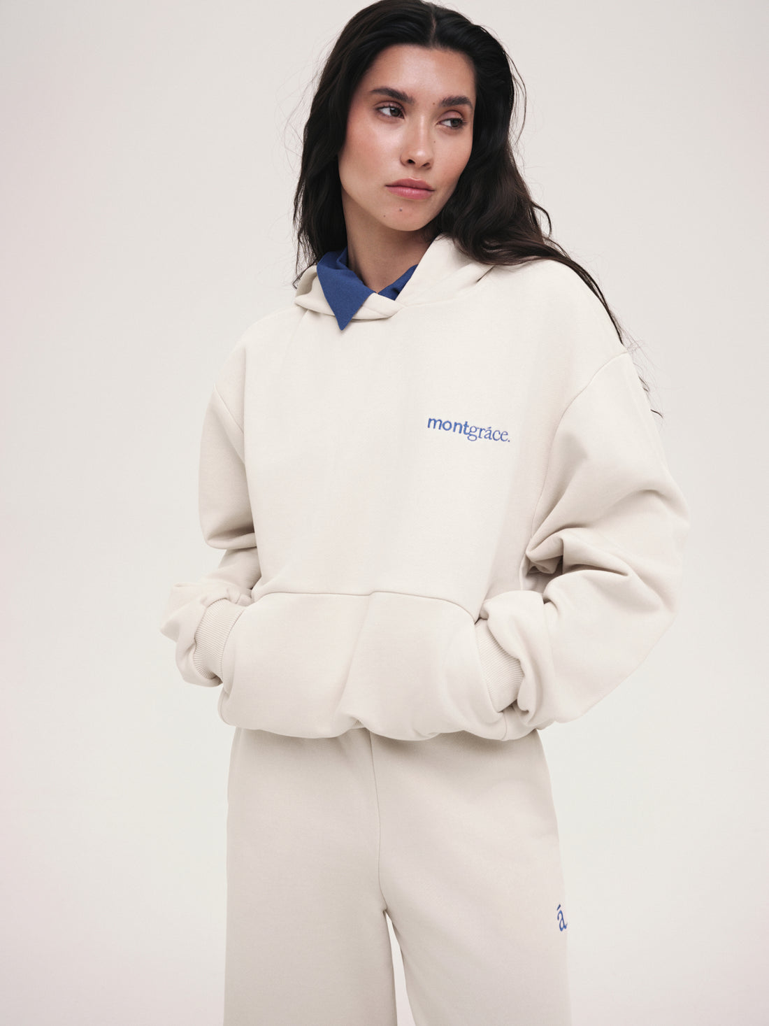 Hoodie Monica / Porcelain Cloud / Embroidery