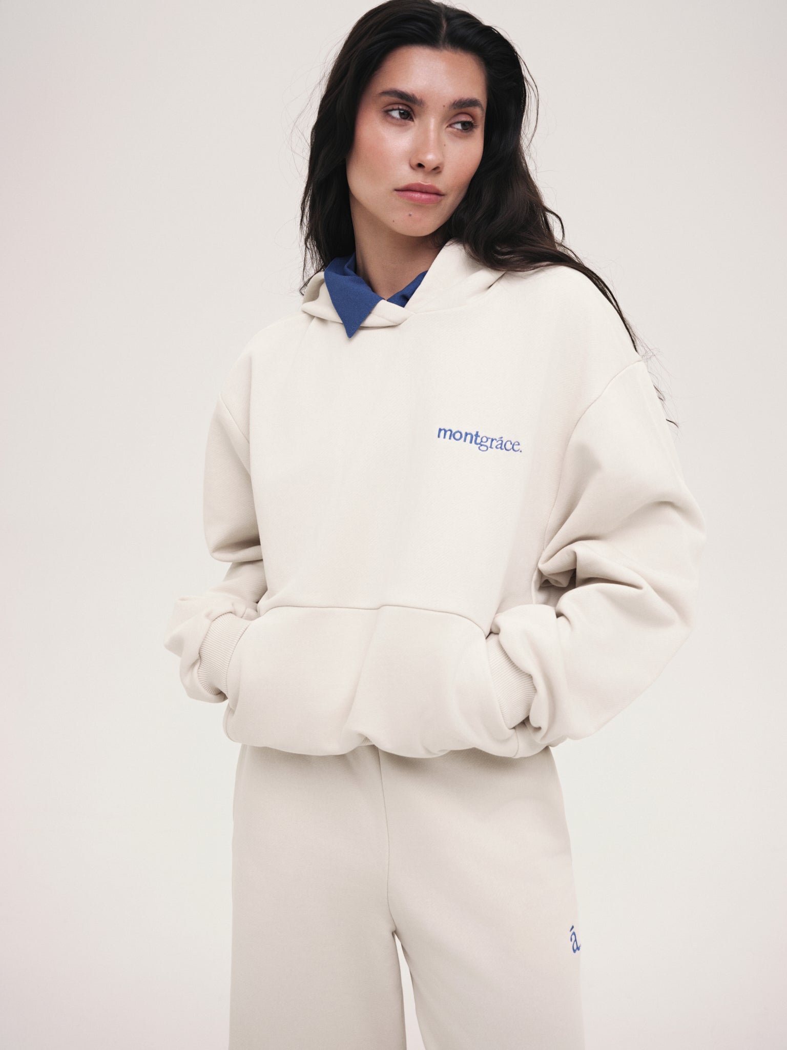Hoodie Monica / Porcelain Cloud / Embroidery