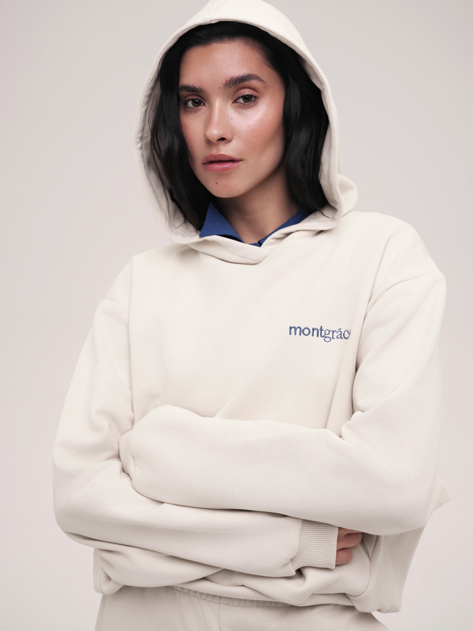 Hoodie Monica / Porcelain Cloud / Embroidery