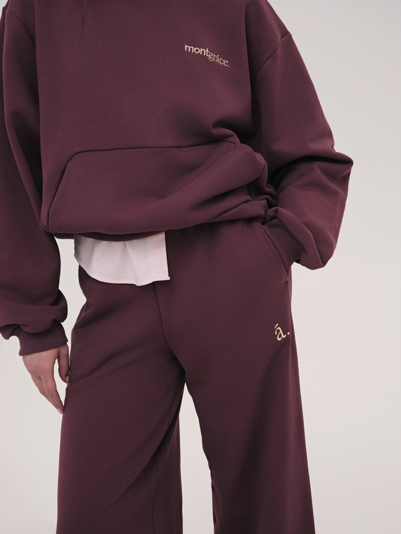 Hoodie Monica / Nightshade / Embroidery