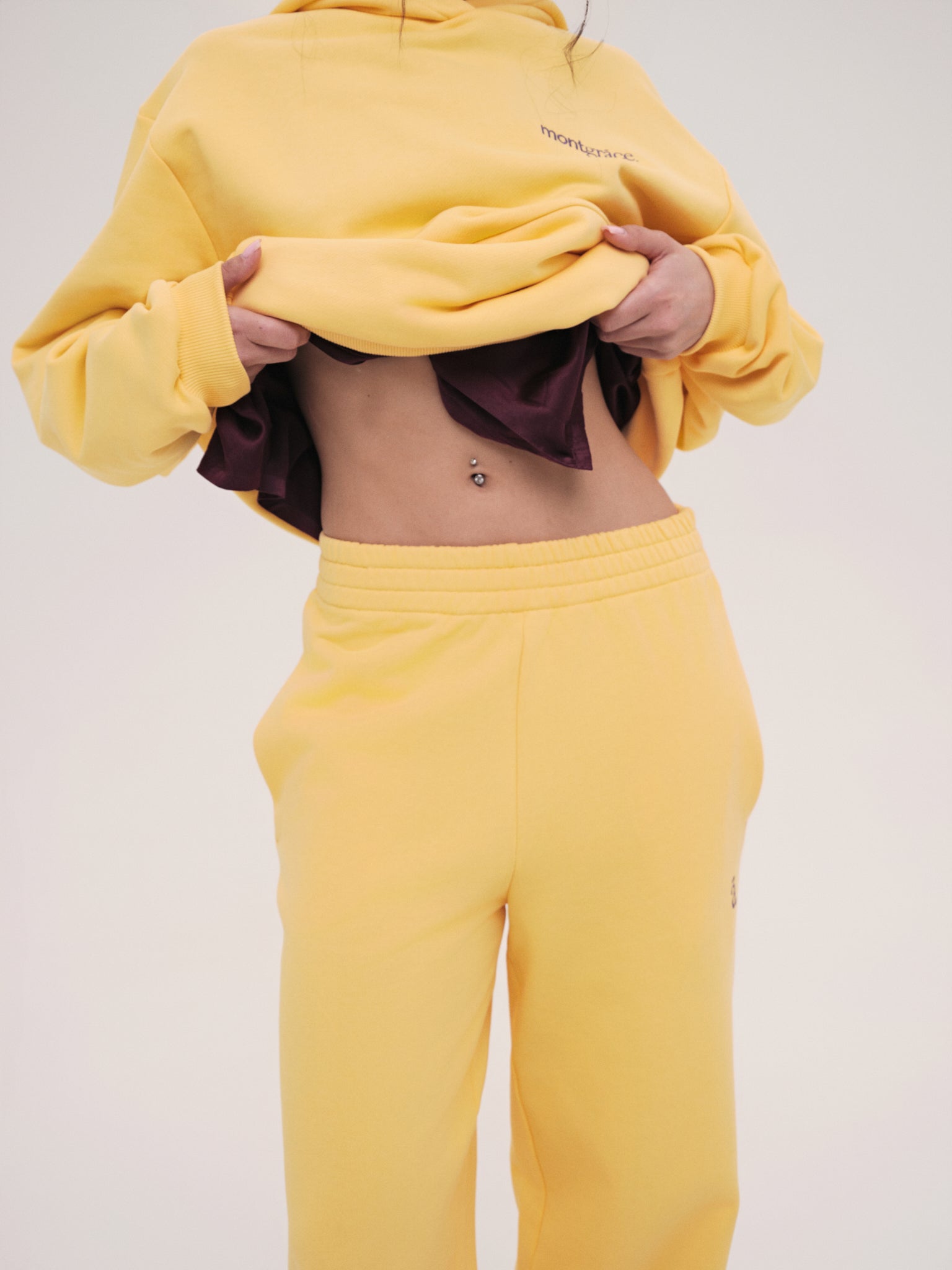Hoodie Monica / Walkman Yellow / Embroidery