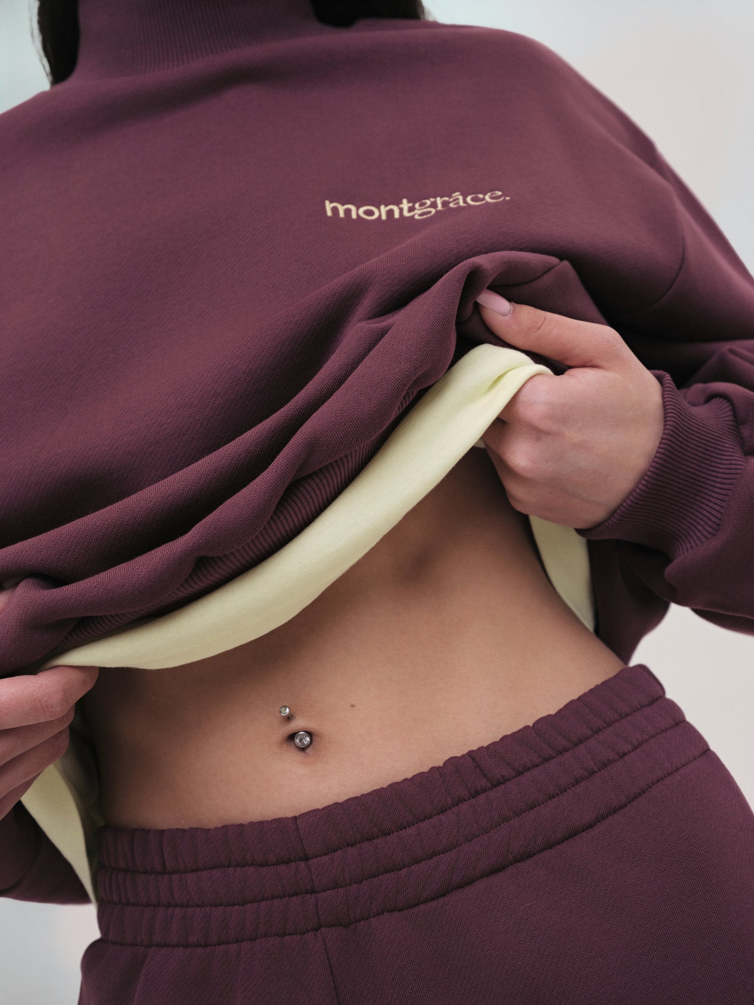Sweatshirt Elle / Nightshade / Embrodiery